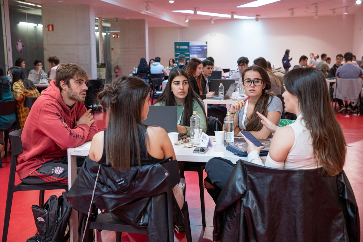 Cincuenta estudiantes, reunidos en diez grupos, participaron en el reto sobre salud mental.