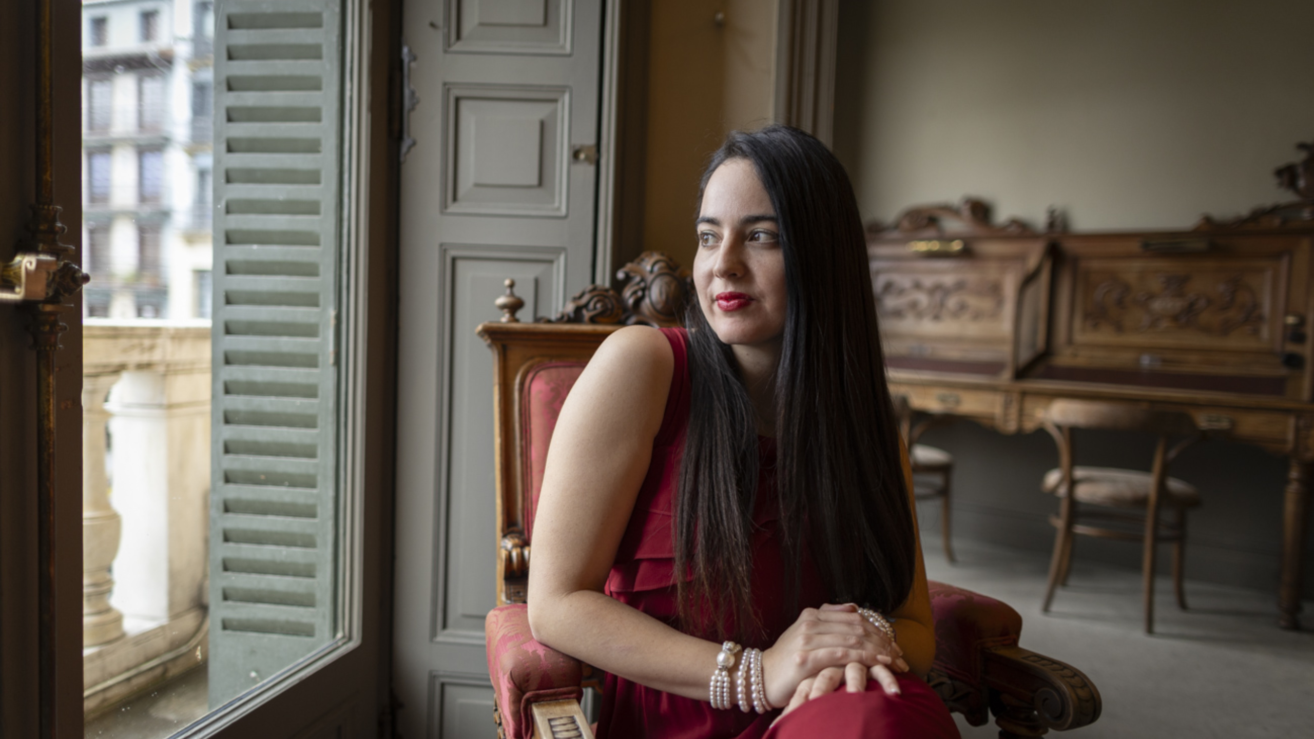 Carlota compara el desempeño de una empresa al de una orquesta, todos los elementos deben estar coordinados para que el producto sea el mejor.