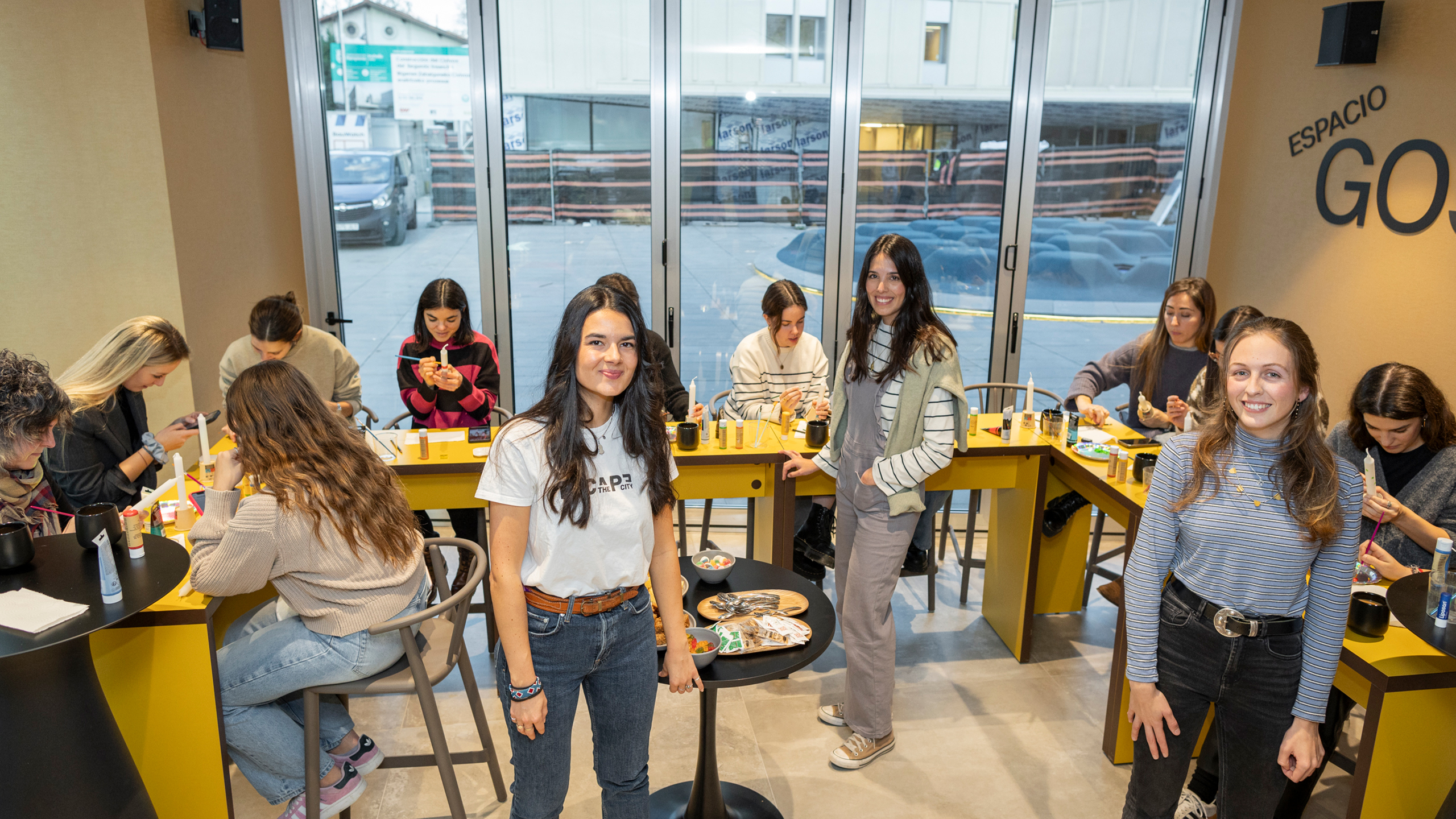 La iniciativa busca la sinergia entre locales nuevos como la cafetería Gosaria y profesionales jóvenes. 