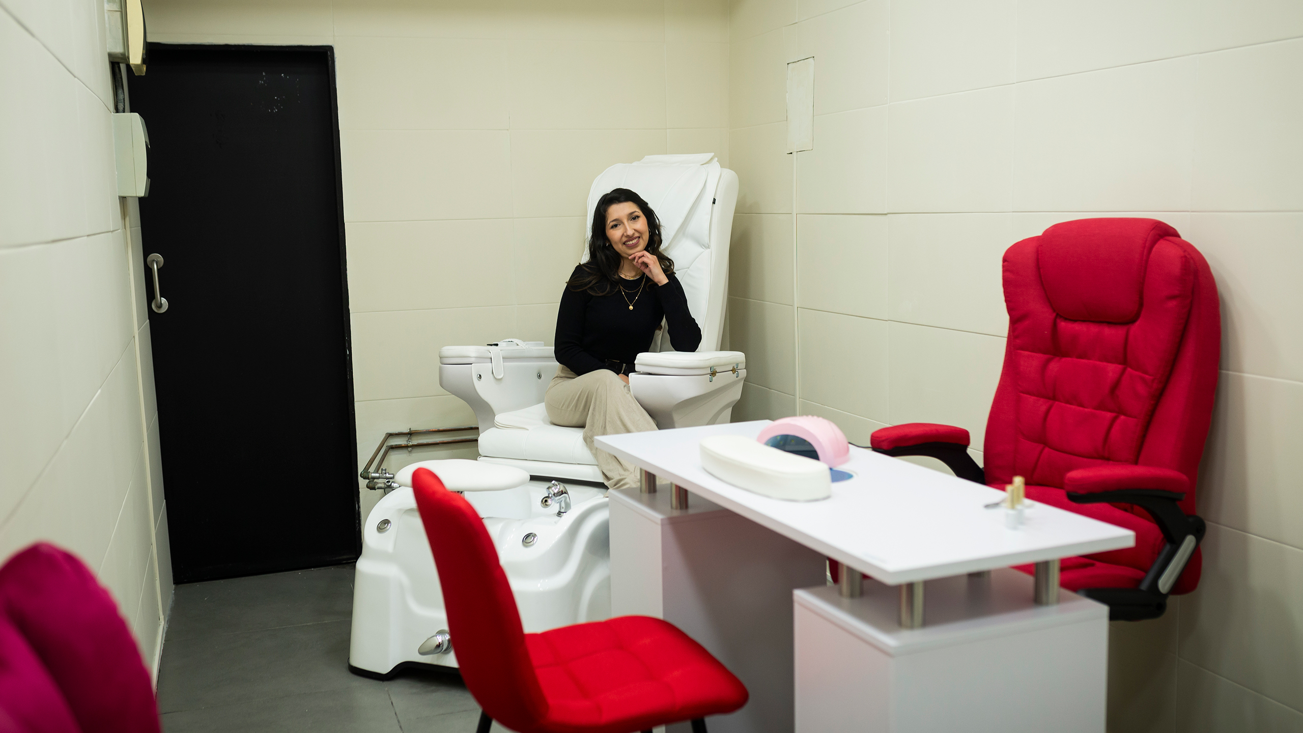 En el local, Paola ofrecerá servicios de manicura y pedicura, así como tratamientos de relajación. 