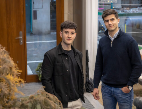 Los jóvenes de Pamplona que crean agentes de IA para empresas nacionales y de Dubái