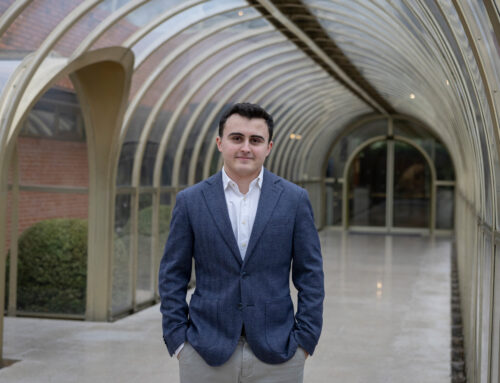 El estudiante catalán de Arquitectura que ha creado una empresa de reformas en Navarra junto a su familia