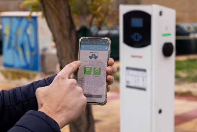 Una ‘app’ para recargar vehículos eléctricos en los puntos de las entidades locales