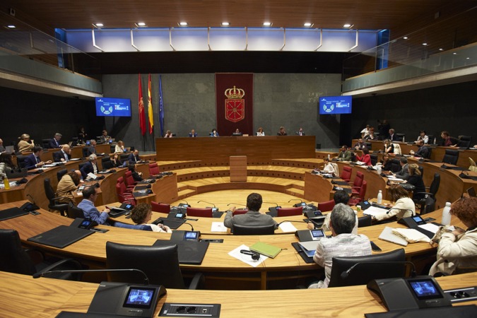 El Parlamento foral prorroga un año la moratoria para las macrogranjas