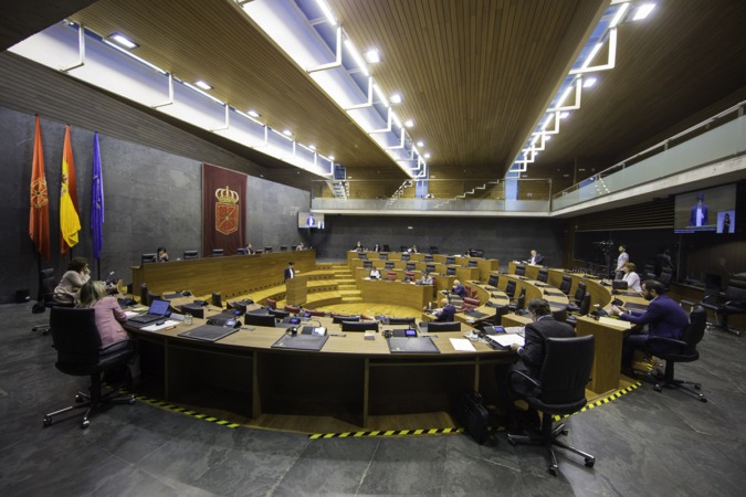 El Parlamento reclama acabar el Canal de Navarra y potenciar el TAP