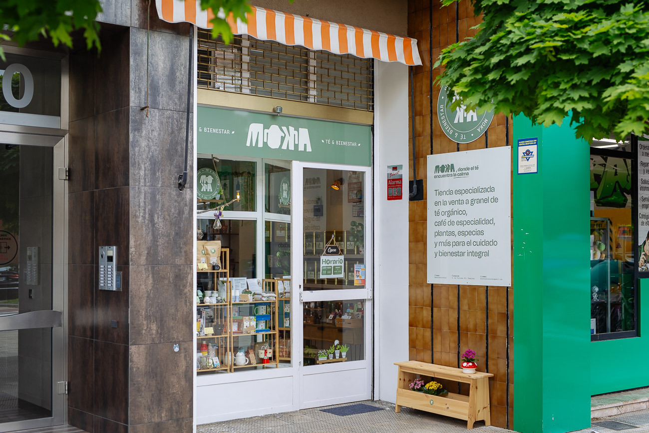 Desde el pasado enero, Mónica atiende a sus clientes en Moka Té y Bienestar, un nuevo establecimiento ubicado en el número 70 de la calle Iturrama.