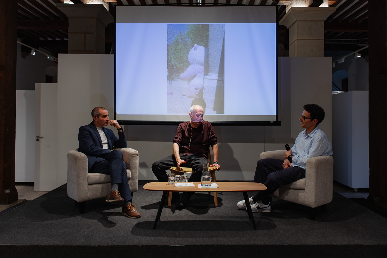 César Martín, doctor arquitecto por la Universidad de Navarra y profesor de la UN; y Fernando Veiga, profesor de la Universidad Pública de Navarra y doctor ingeniero por Tecnun‐UN, participaron en la mesa redonda.