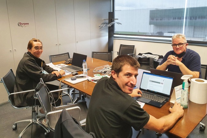 Los tres profesionales que integran la nueva sede de Gurpea en Cataluña
