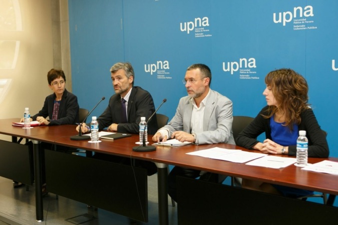 De izquierda a derecha, Sagrario Anaut, Alfonso Carlosena, Miguel Laparra y Nerea Zugasti, durante la rueda de prensa en la que se ha presentado el informe.