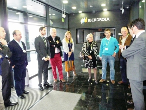 Un delegación del Parlamento de Navarra visita la sede de Iberdrola