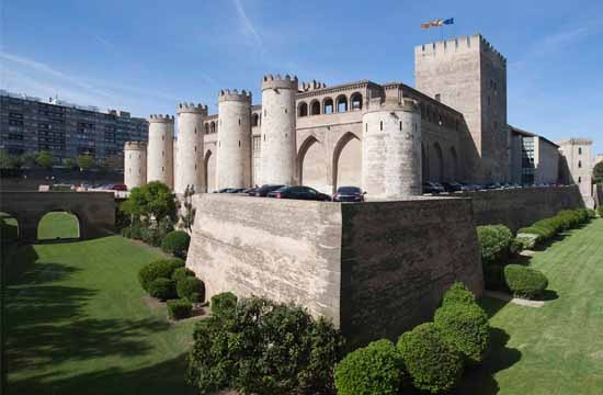 SEDENA gestionará la atención al visitante  del Palacio aragonés de la Aljafería