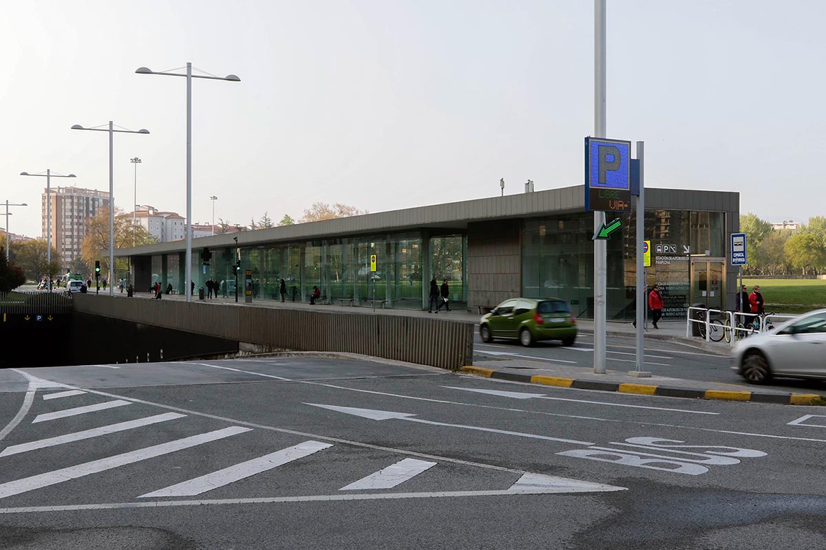 Exterior de la estación de Autobuses de Pamplona.