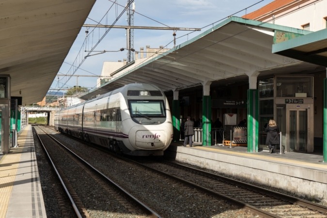 Renfe retomará dos trenes más entre Pamplona y Madrid