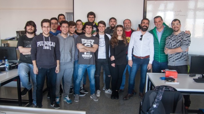 Axium acerca el mundo de la empresa a los alumnos de la ETI de Tudela