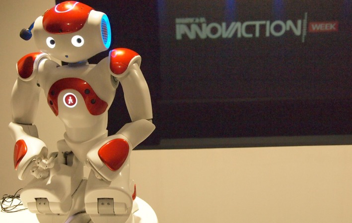 La presentación en Madrid de Innovaction Week ha contado con la presencia del robot 'Nao'.