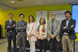 De I a D: José Luis Larriu (Caixabank); Pablo Zalba (ICO); Carmen Alba (delegada en Navarra); Marisa Poncela (Secretaria de Estado); Tito Navarro (navarracapital.es) y; Eneko Larrarte (alcalde Tudela).