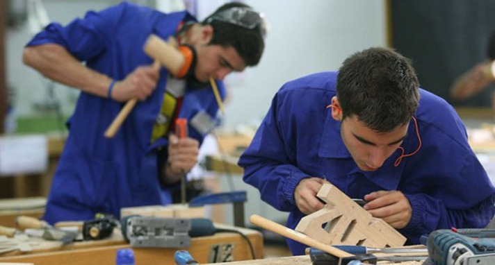 El SNE facilita la inserción laboral de 129 jóvenes desempleados
