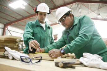 A nivel nacional, la Fundación forma cada año a unos 70.000 profesionales del sector e imparte más de 2 millones de horas de formación.