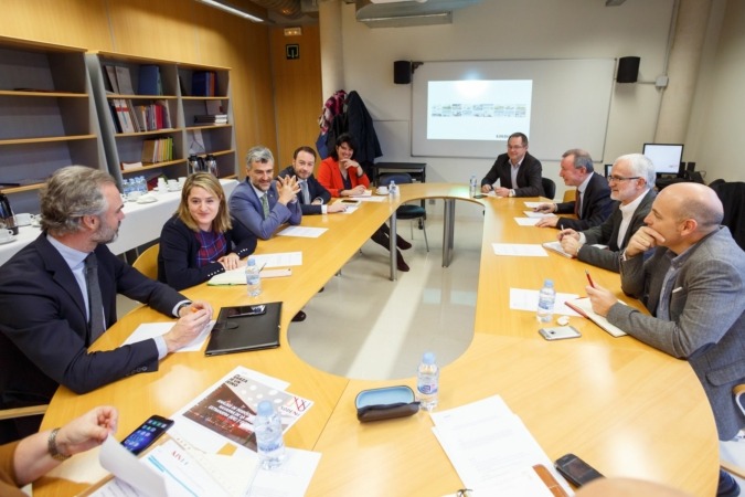 Seis multinacionales analizan en la UPNA cómo ampliar su actividad en Navarra