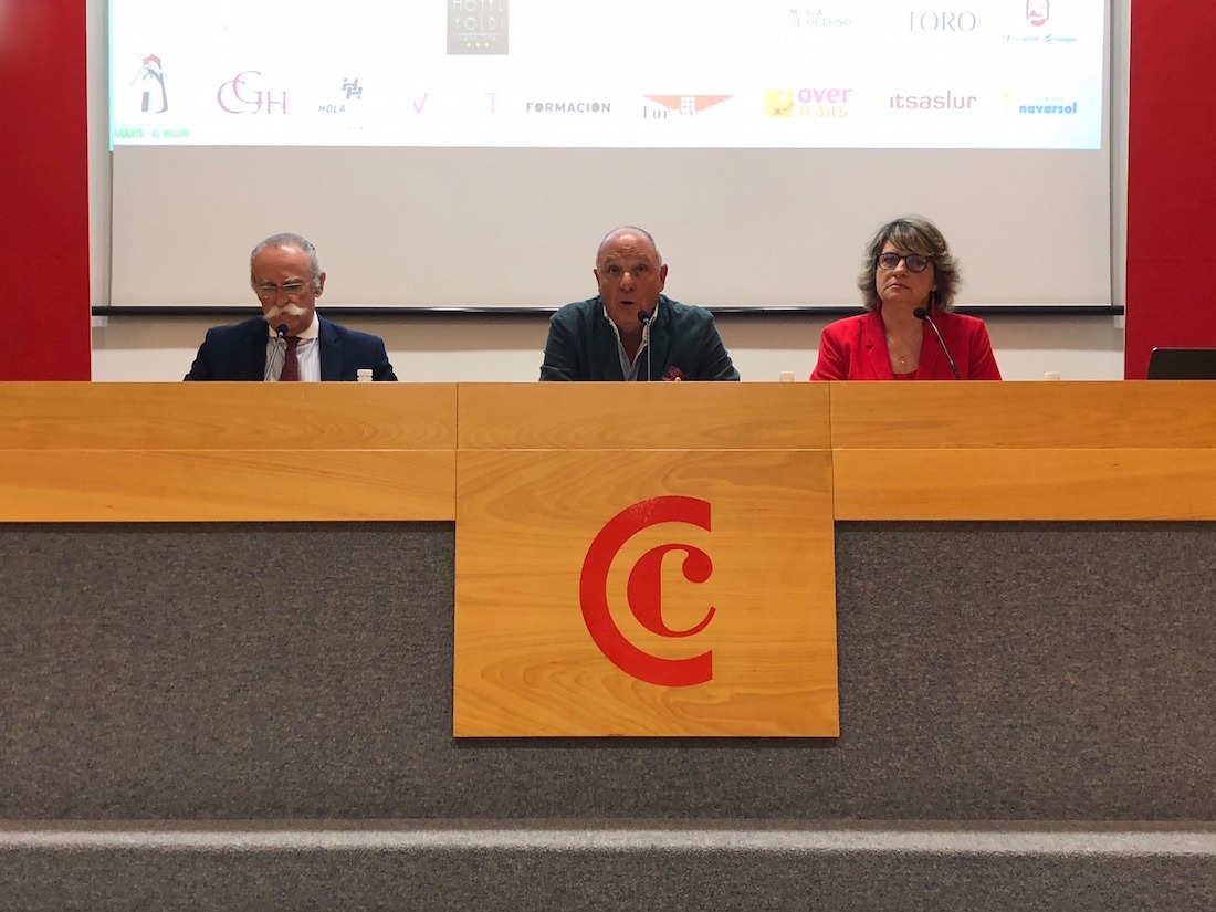 Rafael Moreno, Javier Taberna y Celia Poza durante la presentación del CETNA.