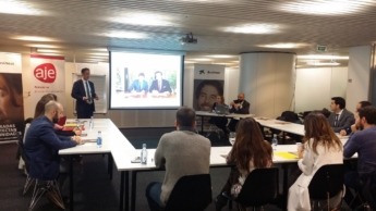 Presentación del Coffee Break celebrado en la sede de Caixabank en Pamplona