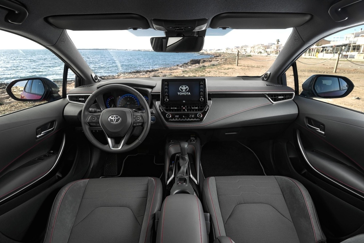 Interior del Toyota Corolla.