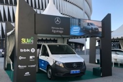Mercedes-Benz presenta la eVito, que se comercializará en verano.
