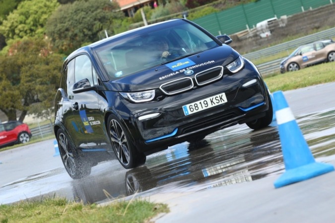 BMW i3 para aprender a conducir coches eléctricos