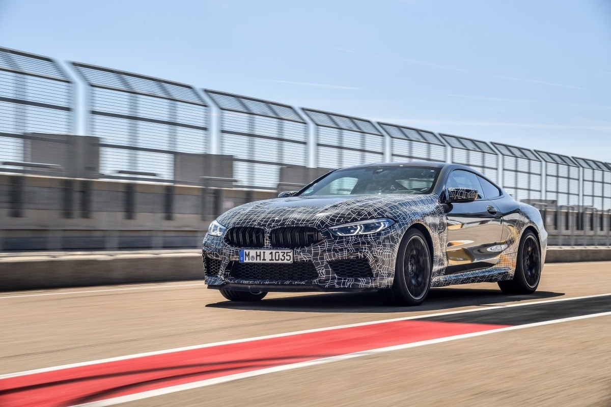 La tecnología de los nuevos BMW M8 permite personalizar la experiencia de la conducción.