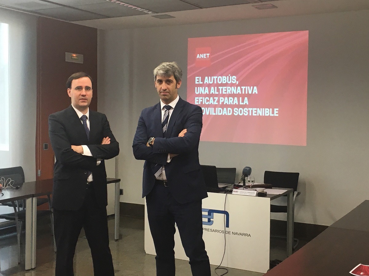 Claudio Lesaca e Ignacio Orradre en la presentación del estudio de ANET.
