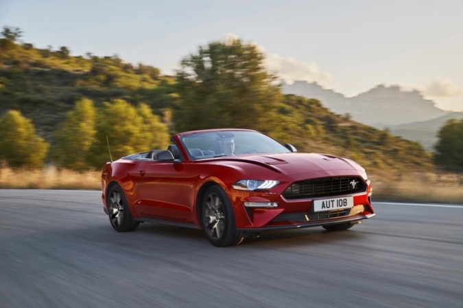 Ford conmemora los 55 años de su deportivo Mustang con nuevas versiones.