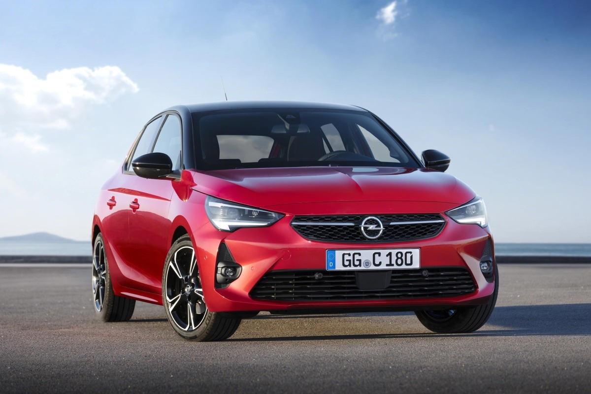 Opel lanza el Corsa con múltiples opciones de propulsión, eléctrico o gasolina y diésel.
