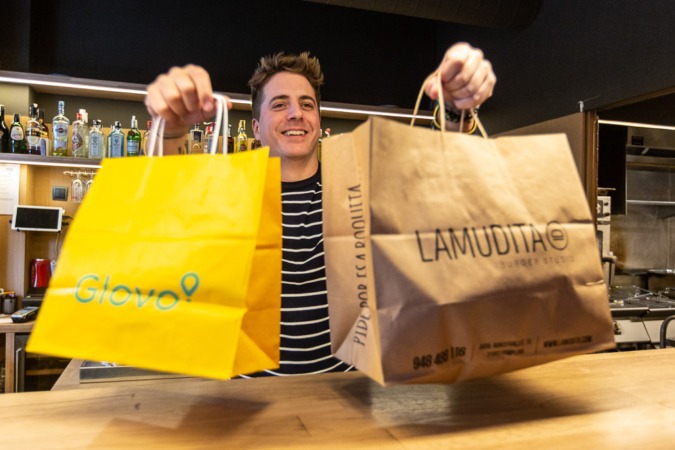 Los restaurantes pamploneses ‘engordan’ gracias a Glovo, Deliveroo y Just Eat