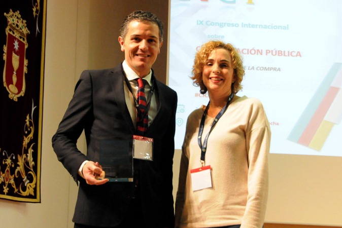 Juan Barberán, de CPEN, recibe el Premio Ruiz de Castañeda