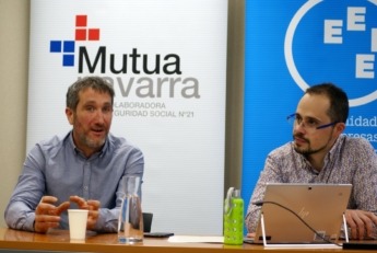 Sergio Indurain (APANA, izda.) y Javier Igea (Mutua Navarra), presentan la campaña.