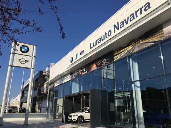 Lurauto Navarra cede ocho vehículos a Salud