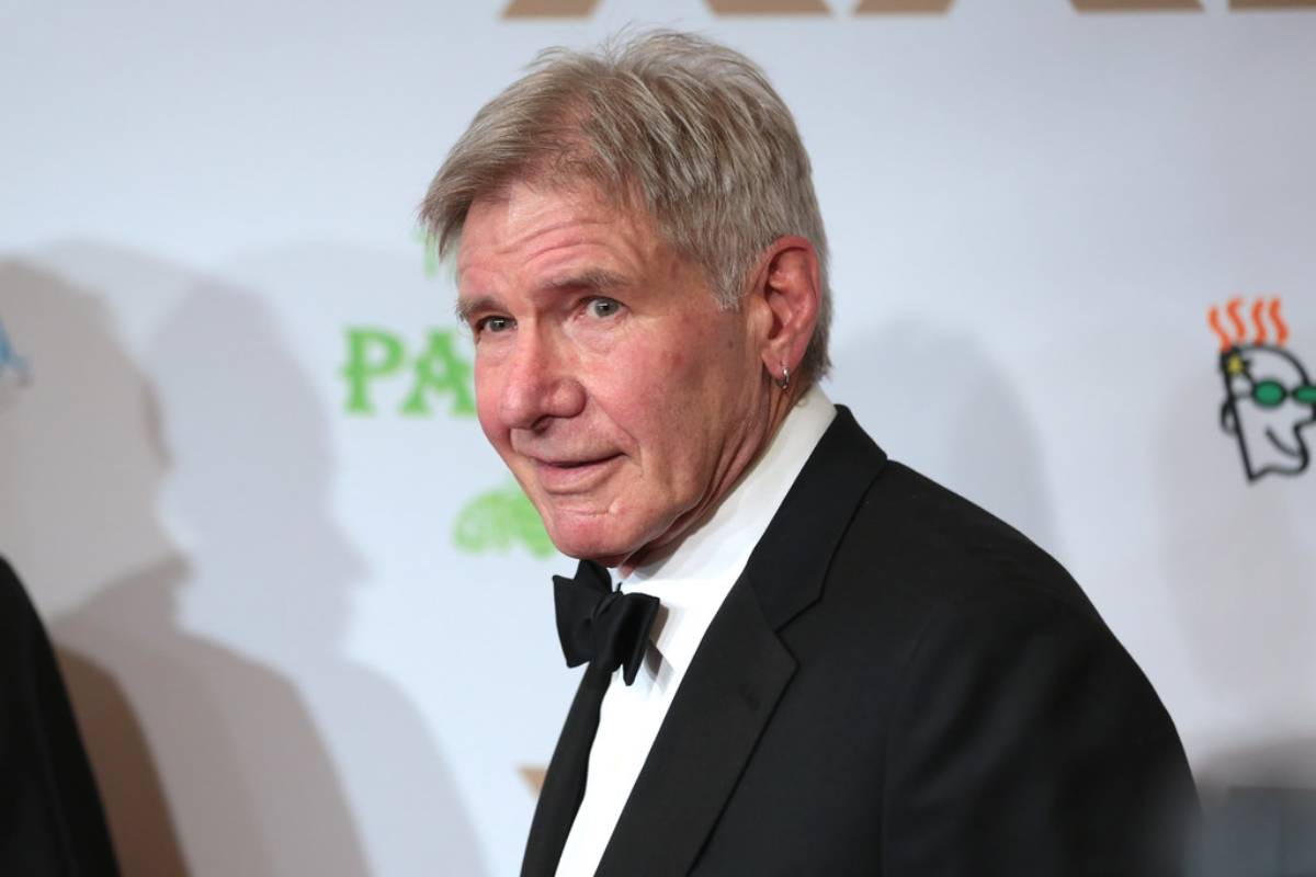 Harrison Ford también se ha sumado a la moda del pendiente. 