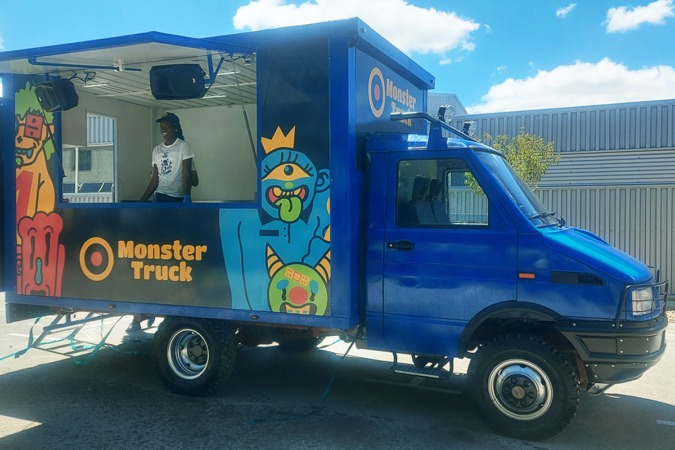 El IES Huarte crea su propio ‘food truck’ para vender almuerzos en los recreos
