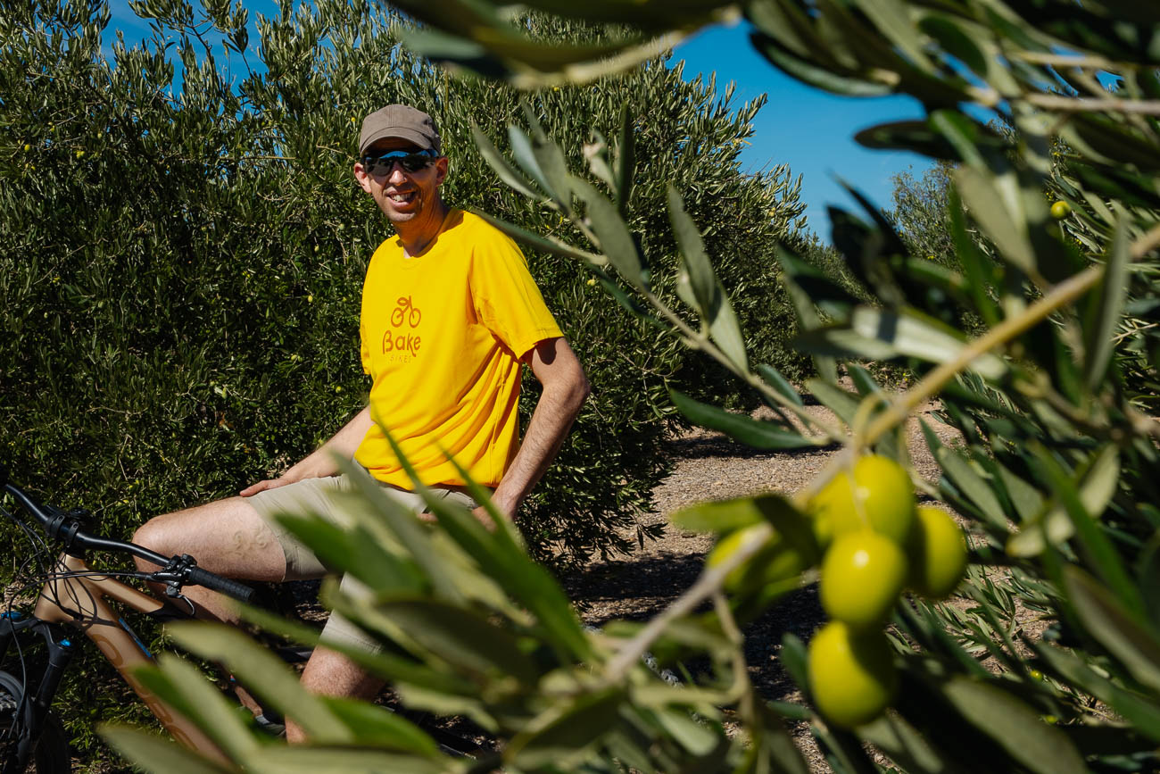 De pequeño, solía acompañar a su padre por los pueblos de alrededor para vender fruta.