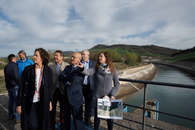 El proyecto para cubrir el Canal de Navarra con placas fotovoltaicas comenzará en Monreal