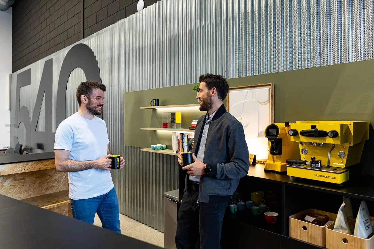 Gorka Moreno y Pablo Albizu fundaron el estudio de software en 2014 junto a Iker Mariñelarena.