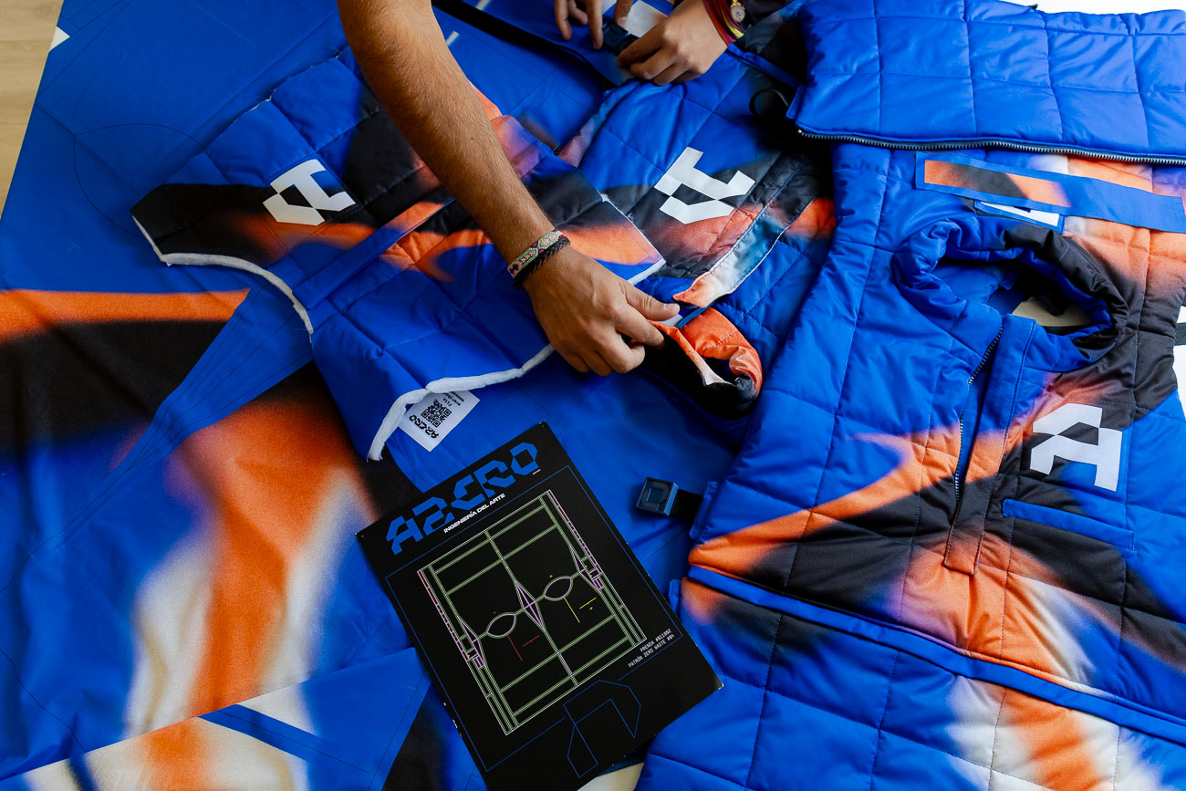 El equipo de la marca de moda prevé patentar su innovadora técnica de patronaje próximamente.