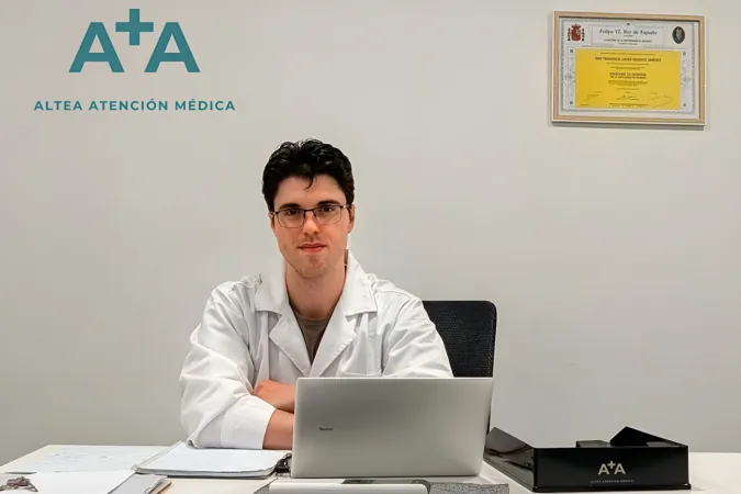 Tres jóvenes crean una empresa de atención a domicilio para mayores en Pamplona