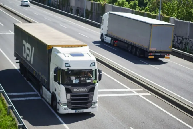Navarra activa ayudas para el transporte de hasta 1.800 euros por vehículo