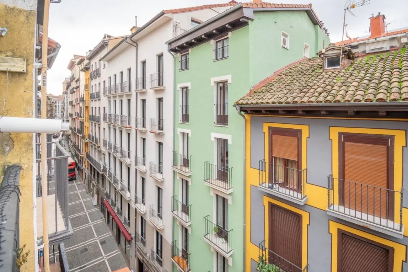 Este ático del Casco Viejo, de 70 metros cuadrados, está a la venta por 195.000 euros.