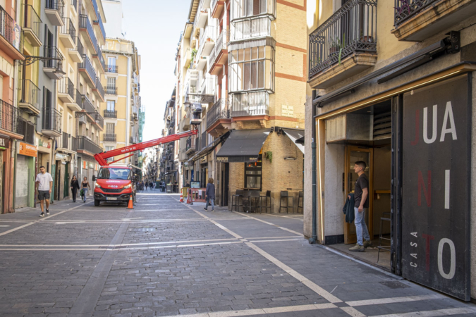 Los dueños de Casa Juanito, en la calle Estafeta de Pamplona, negocian el traspaso del bar