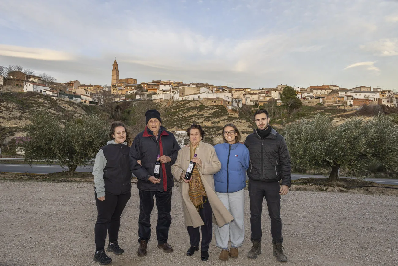 Bodega Valdelares, que se fundó en el año 2002, exporta 300.000 litros de vino al año. 