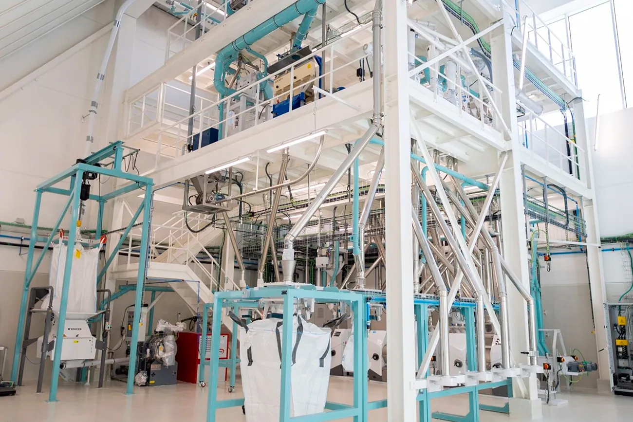El centro alberga un molino industrial de pruebas, un laboratorio y líneas piloto de panadería semiindustrial. 