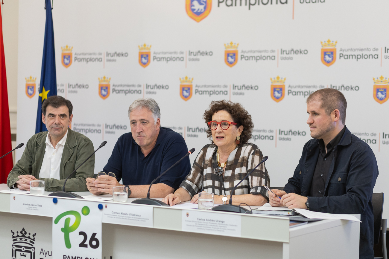 De izda. a dcha., Ignacio Ugalde, Joseba Asiron, Carmen Maeztu y Carlos Andrés Uranga.