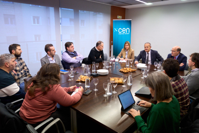 Manuel Piquer (CEN) pide destinar más fondos a la captación de nuevas conexiones aéreas en Navarra